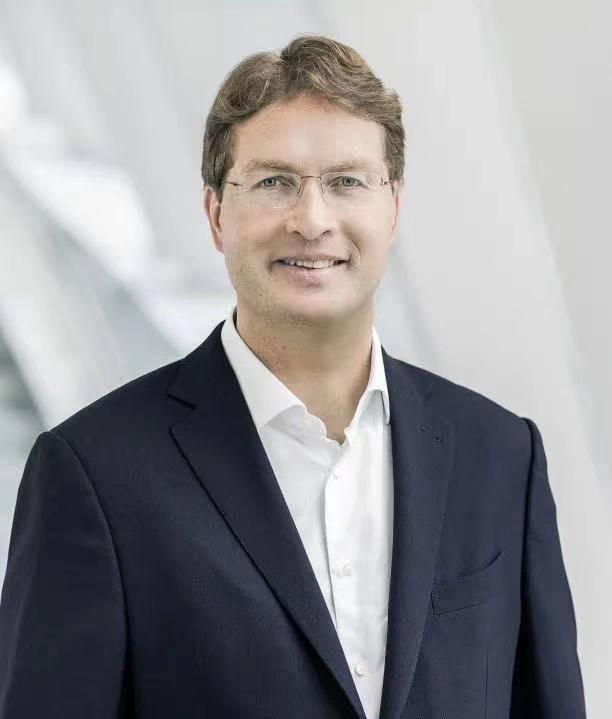 封面速报｜戴姆勒核聚变 卡车、乘用车将拆分独立运营