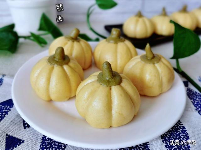 用南瓜做小馒头，只需1次醒发，香甜暄软有筋道，好看好吃还简单