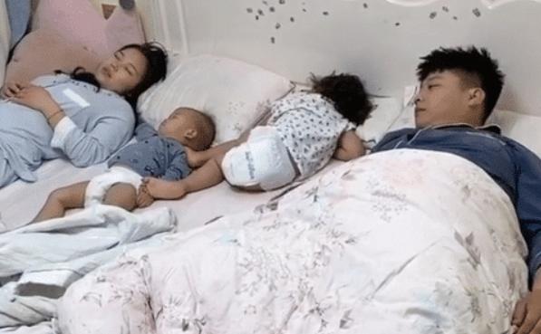 「你的育儿经」爸爸起身为老婆孩子盖被子，最后随手敷衍一“扔”，也是亮了
