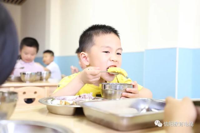 超级宝妈▲吃饭饭 我们是认真的