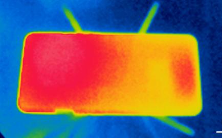 五重立体散热 坚果R2如何降伏骁龙865？游戏温度实测