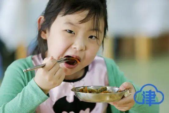 光明网|天津萌娃复课啦！来看今天小学、幼儿园现场图