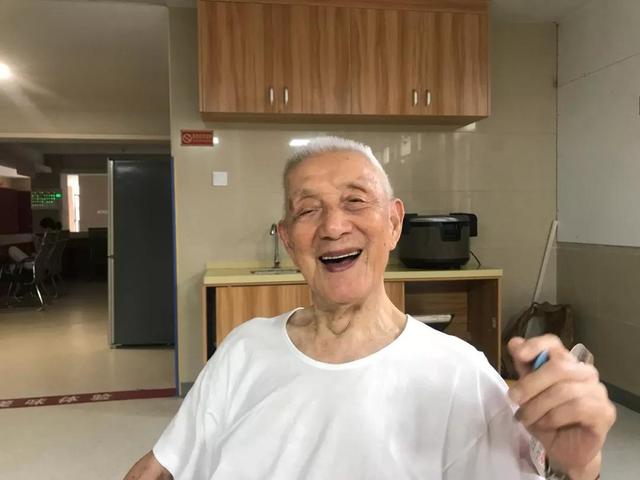 冬季高血压的人平时应该注意什么？
