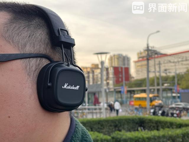 Marshall Major IV无线头戴耳机体验：经典设计中的摇滚之声