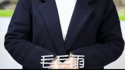 #你的育儿经#用这些童谣和孩子一起玩手指操，开发右脑，孩子越玩越聪明