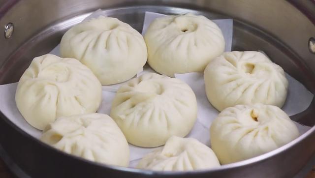 蒸包子，记住不要直接上锅蒸，好吃有诀窍，松软不塌陷，家人爱吃