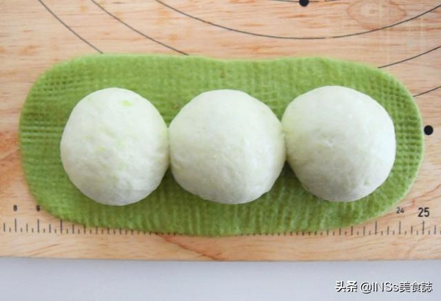「超级宝妈」超级可爱造型的“毛豆宝宝面包”，超级简单，无需机器手揉也可以