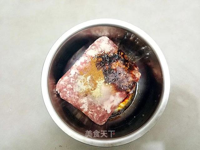 大葱鸡蛋这样炒，做法简单又家常，香嫩美味，是绝佳的下饭菜