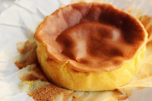 做蛋糕蜂蜜可以代替糖吗？做蛋糕可以放蜂蜜吗？