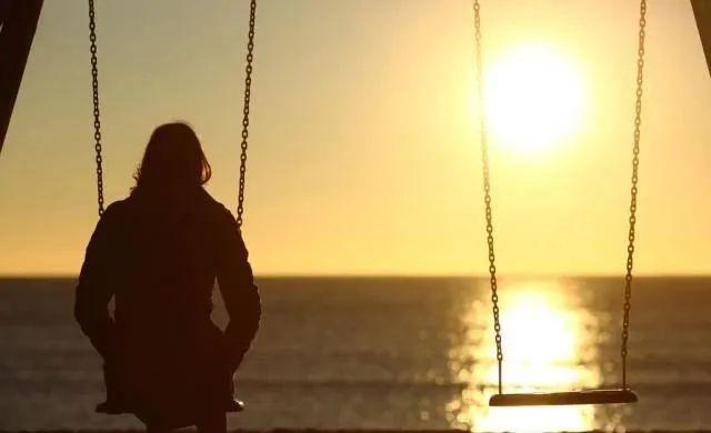 鹿畔阳光|“姐圈”告诉我们:不靠老公靠自己,是更帅更有底气的