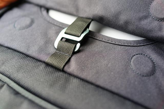 时尚又环保：deuter多特UP大容量通勤电脑包体验