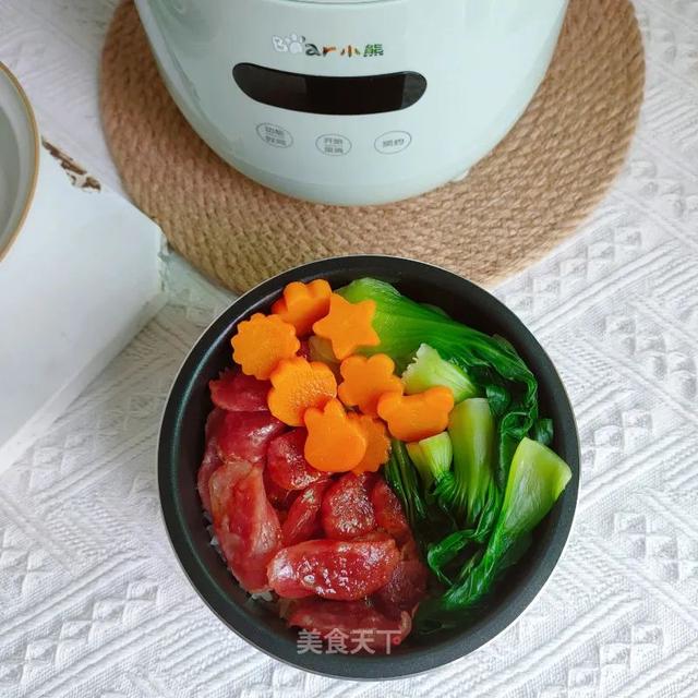 天冷了，自制一份香喷喷的煲仔饭！有菜有肉，越嚼越香