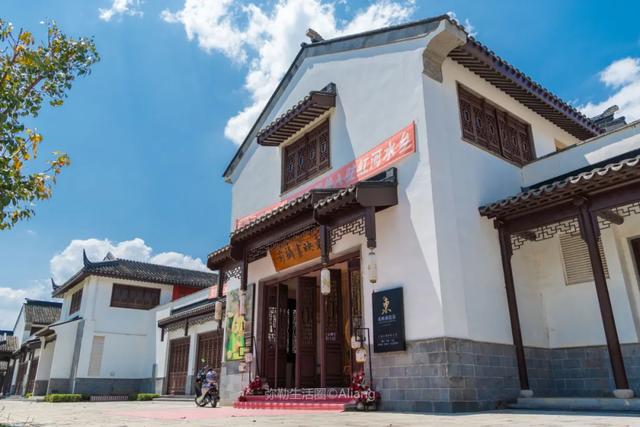 『趣旅游』红河水乡藏的神秘小店,专门帮人穿越,许多人来这里当“王妃”