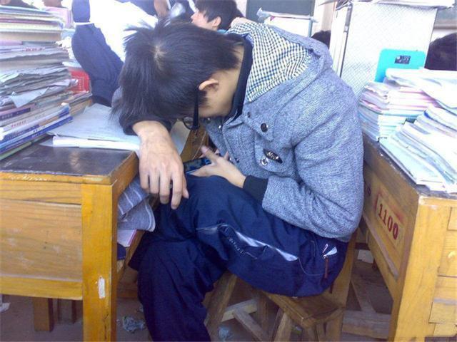 画说育儿■孩子若偷看“不良网站”，手机会留下这3个痕迹，家长不妨检查下