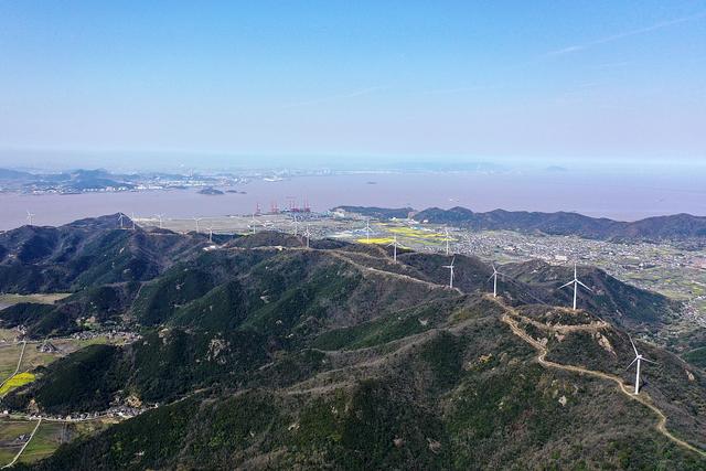 『环球网』浙江舟山：海风吹来新能源