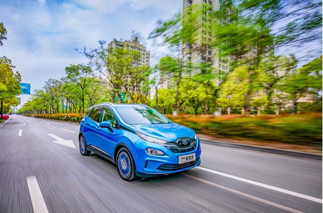 新能源两极分化，补贴退坡才知道谁在裸泳