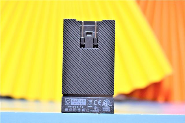 白色iPhone 12到了，保护套、快充头种草也到了