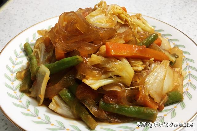 冬至前后，常吃此菜，不用放肉也很香，冷天烩一锅，暖和下饭