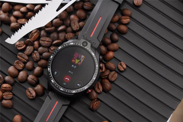 支持语音通话，能安装APP，双向拍照，Jeep智能运动手表