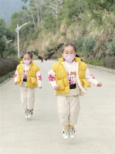 「超级宝妈」体能游戏、绘本推荐、科学实验…… 幼教联盟线上课堂花样多