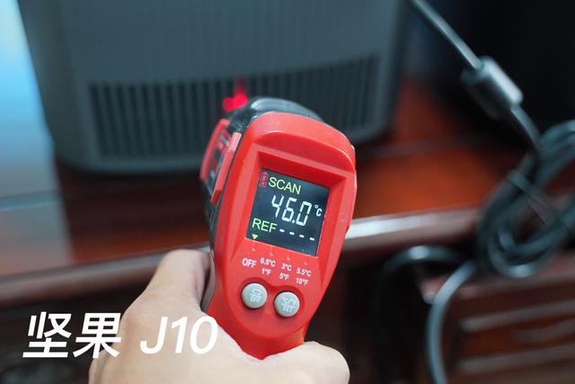 5000元档位投影对决——坚果J10、腾讯极光T6对比测评