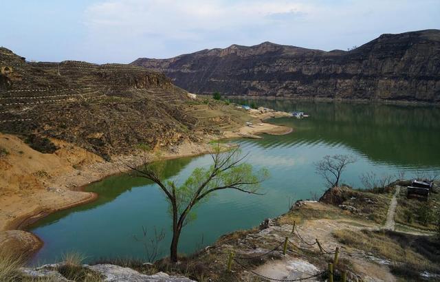 #世界那么大#黄河流入山西的第一个村落，曾经的财富贸易地带，如今成黄土沙丘