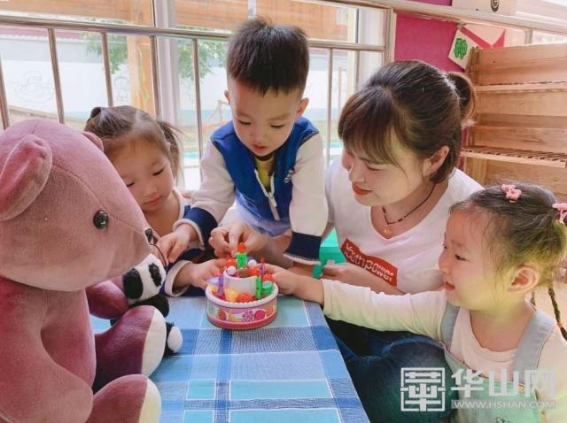 「超级宝妈」高新区第一幼儿园雷姗：用爱与专业 成就温馨幸福的小二班