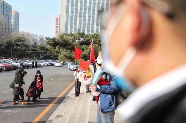 超级宝妈■爸爸，抱一下不行吗