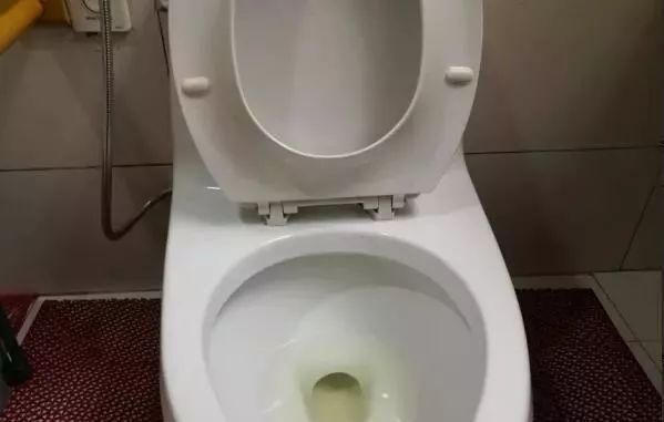 厕所|一勺白醋解决厕所臭味问题，赶紧学起来吧