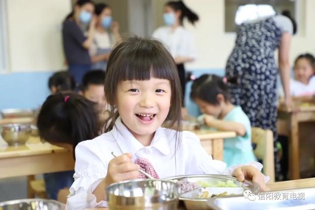 超级宝妈▲吃饭饭 我们是认真的