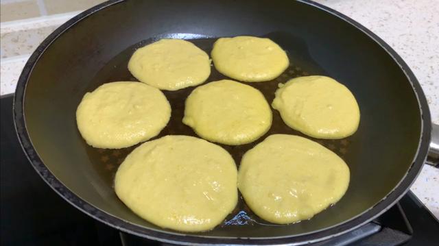 天冷了，早餐别去外面买，教你懒人做法，比肉还香，孩子抢着吃