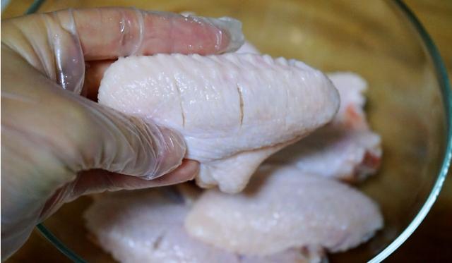 想吃麻辣香锅自己做，20元吃到撑，有荤有素，老公看了流口水