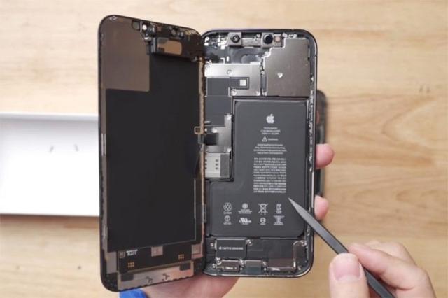 玩游戏别买iPhone12，主播选择这一款3年前的老机型