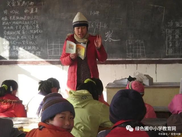 「夕阳下的彩虹」“教师送外卖，值得点赞，去补课就是有违师德”，你赞同吗？