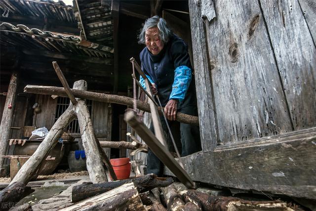 五十多岁的农民工，从来没有为自己活过