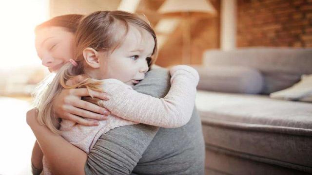 超级宝妈：你会向孩子道歉吗？你懂如何正确道歉吗？合理道歉能弥补亲情裂隙