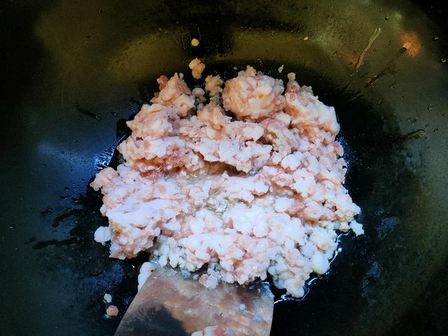 酸菜馅饺子这样调馅才好吃，味道正宗，酸香爽口，一次至少吃2盘