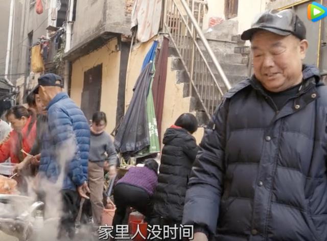 软风吹动|17年的“1元厨房”，被央视点名，这对夫妇终于上热搜了