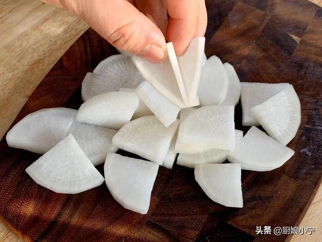 冬天，遇到这菜别手软，5毛一斤，多买点腌起来，脆爽下饭吃一冬