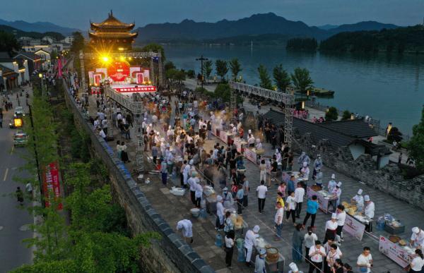 豆腐|浙江建德举办特色小吃“豆腐包”擂台赛