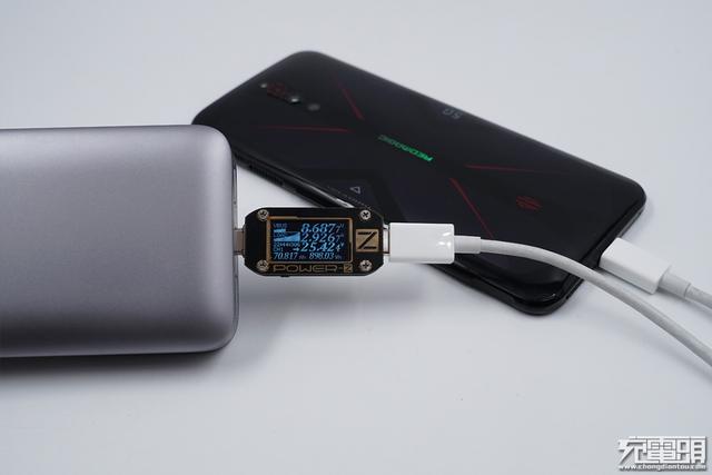 自带HDMI支持4K视频拓展，紫米多功能充电宝深度评测