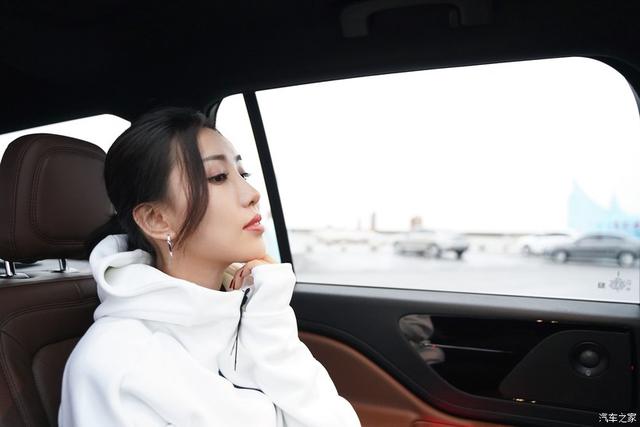 『约吗旅行』美女携飞行家的一天