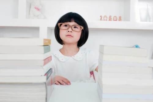 #超级宝妈#现在的孩子容易近视怎么办？家长要督促孩子做到这5点来预防
