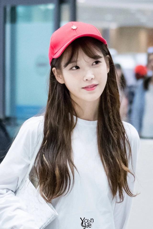 普拉达女王一顶帽子拯救你的穿搭!夏季时髦精搭配指南,可盐可甜超显脸小