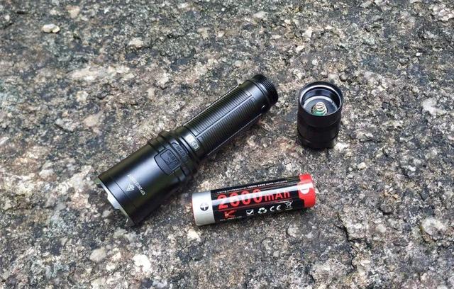 战术手电评测｜性价比之王，新兵入手体验首选