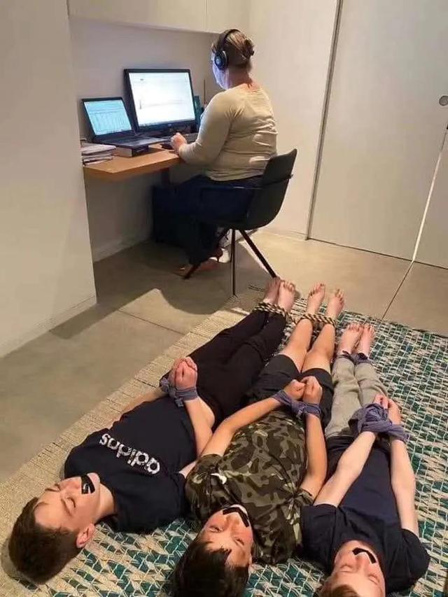 「你的育儿经」被网课逼疯的第60天,再不开学,这届妈妈就要疯了
