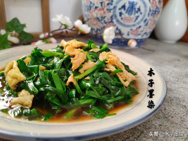 韭菜炒鸡蛋，加1勺它，鲜味倍增，家人说：有海鲜的味道