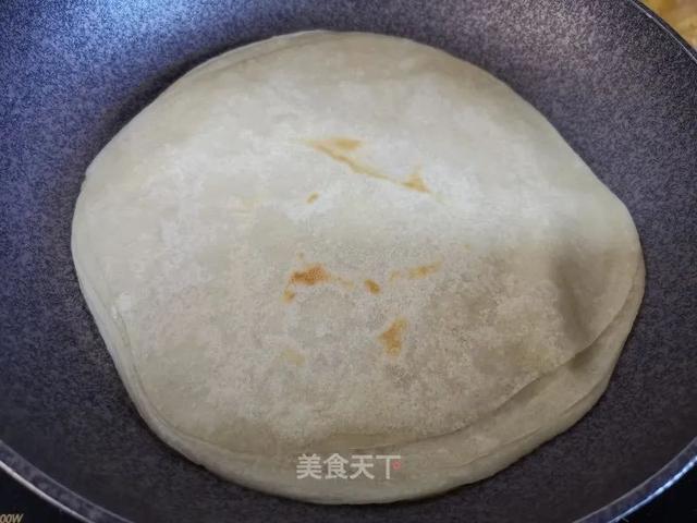 薄如蝉翼的春饼，卷肉卷菜都好吃！