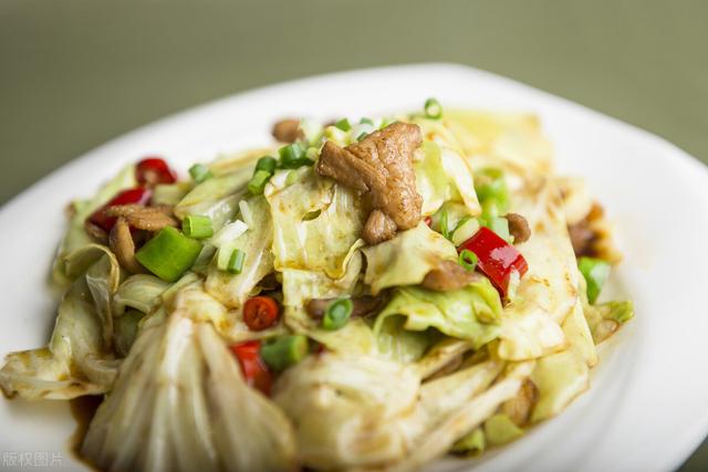 一颗白菜6种做法，花不了多少钱，变着花样做，整个冬天吃不腻