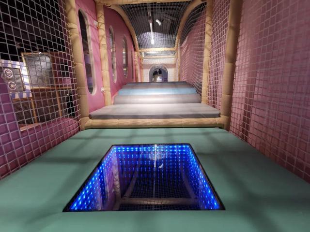 不知道怎么陪孩子玩？赶紧带着宝贝来漫奈斯成长乐园吧